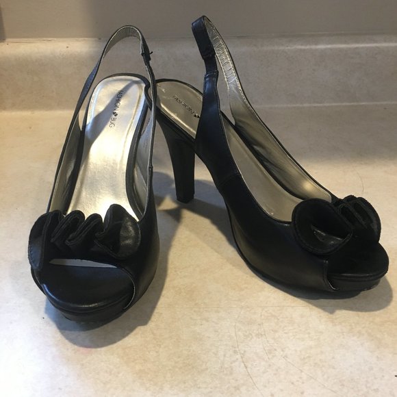 4/$25 Fashion Bug Sasha Pumps - Picture 1 of 9